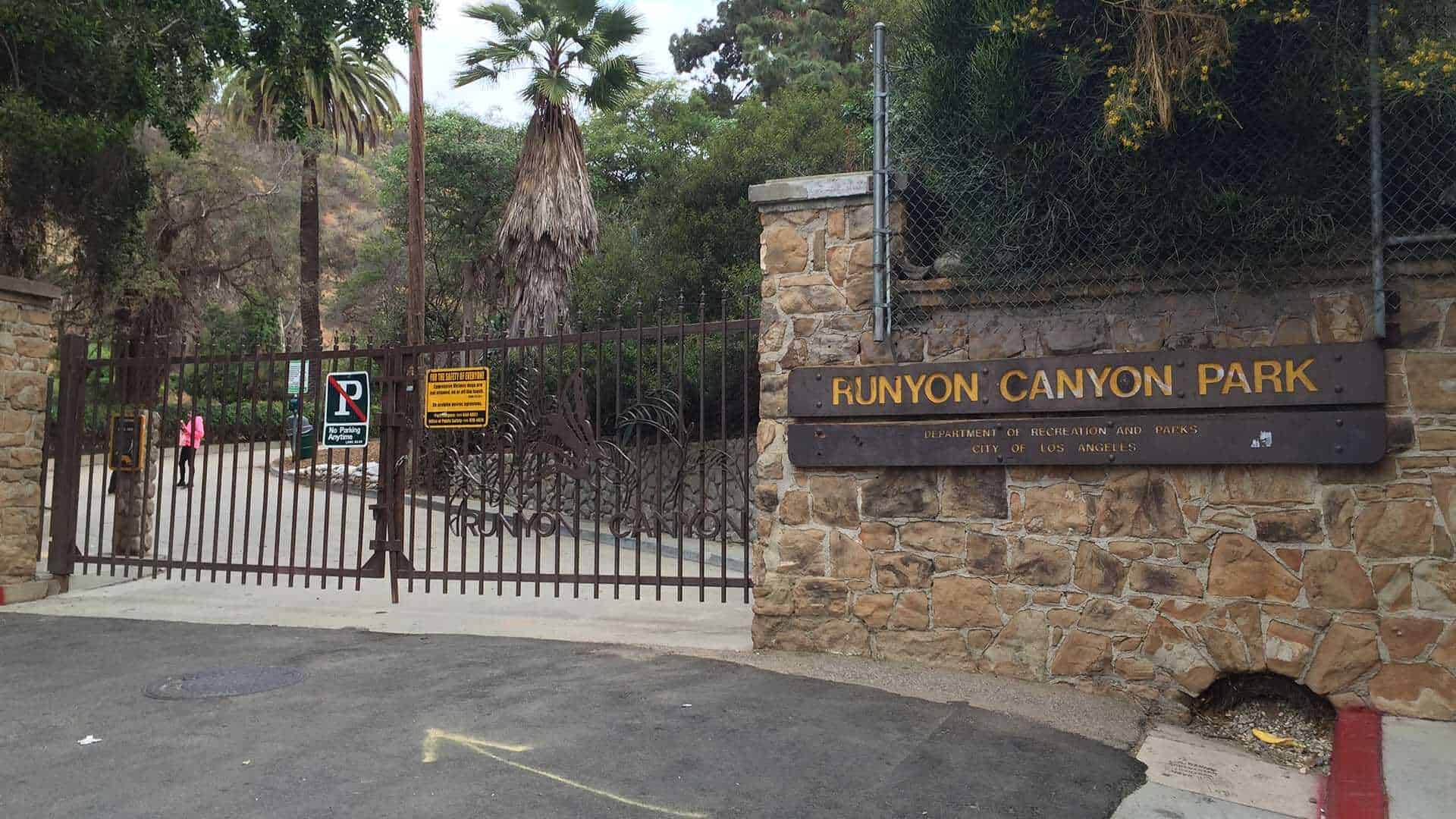 Runyon Canyon Trail Guide HikingGuy - 2 Runyon Canyon Park Entrance Sign 