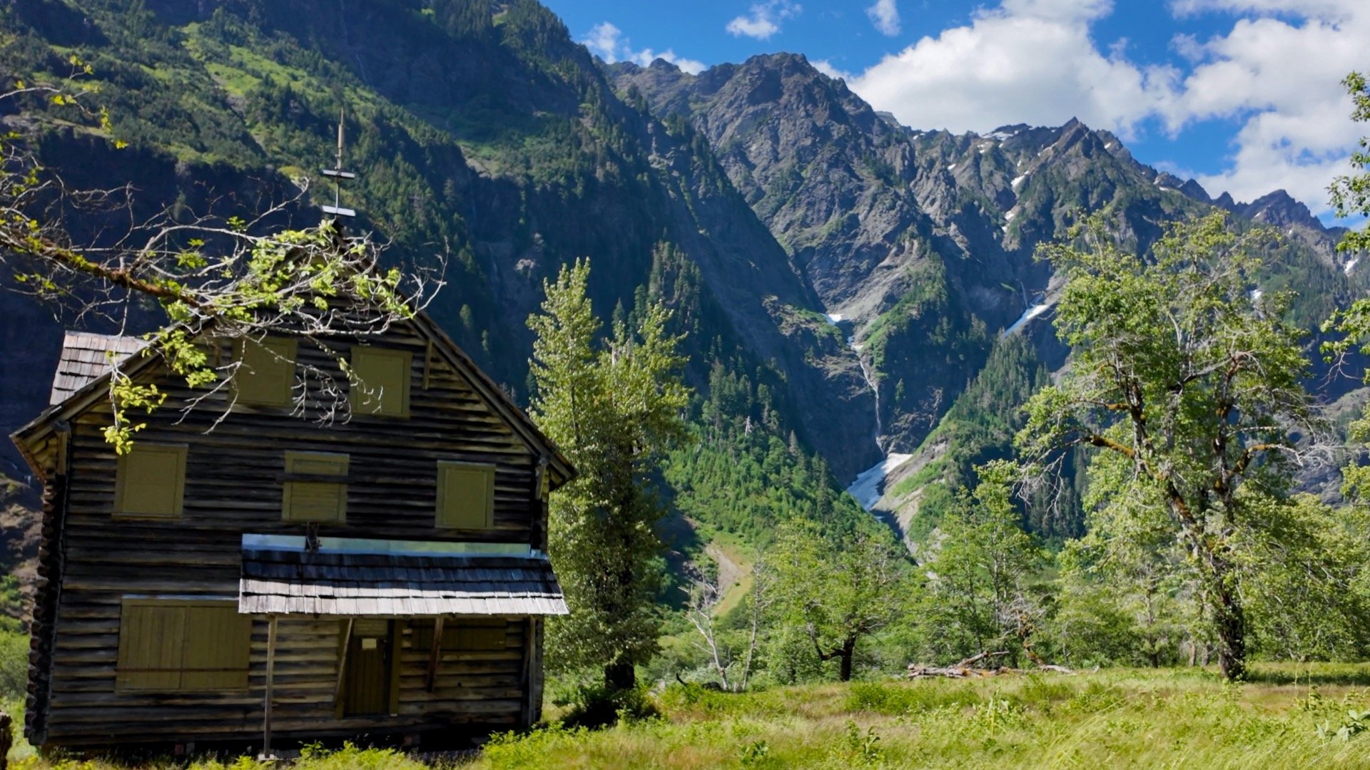 Enchanted Valley Chalet Backpacking Guide