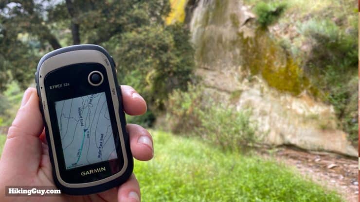Garmin eTrex 32x,Handheld GPS Navigator with 6Ave Travel Kit (010-02257-00)