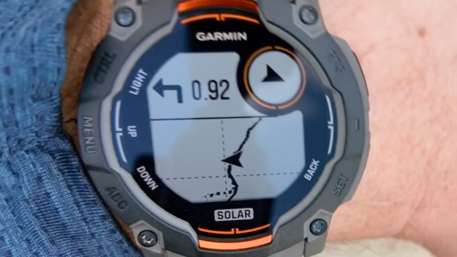 Garmin Instinct 3 Solar Navigating