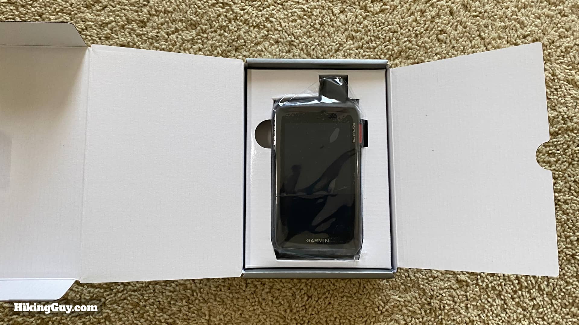 Garmin Montana 750 Unboxing 2