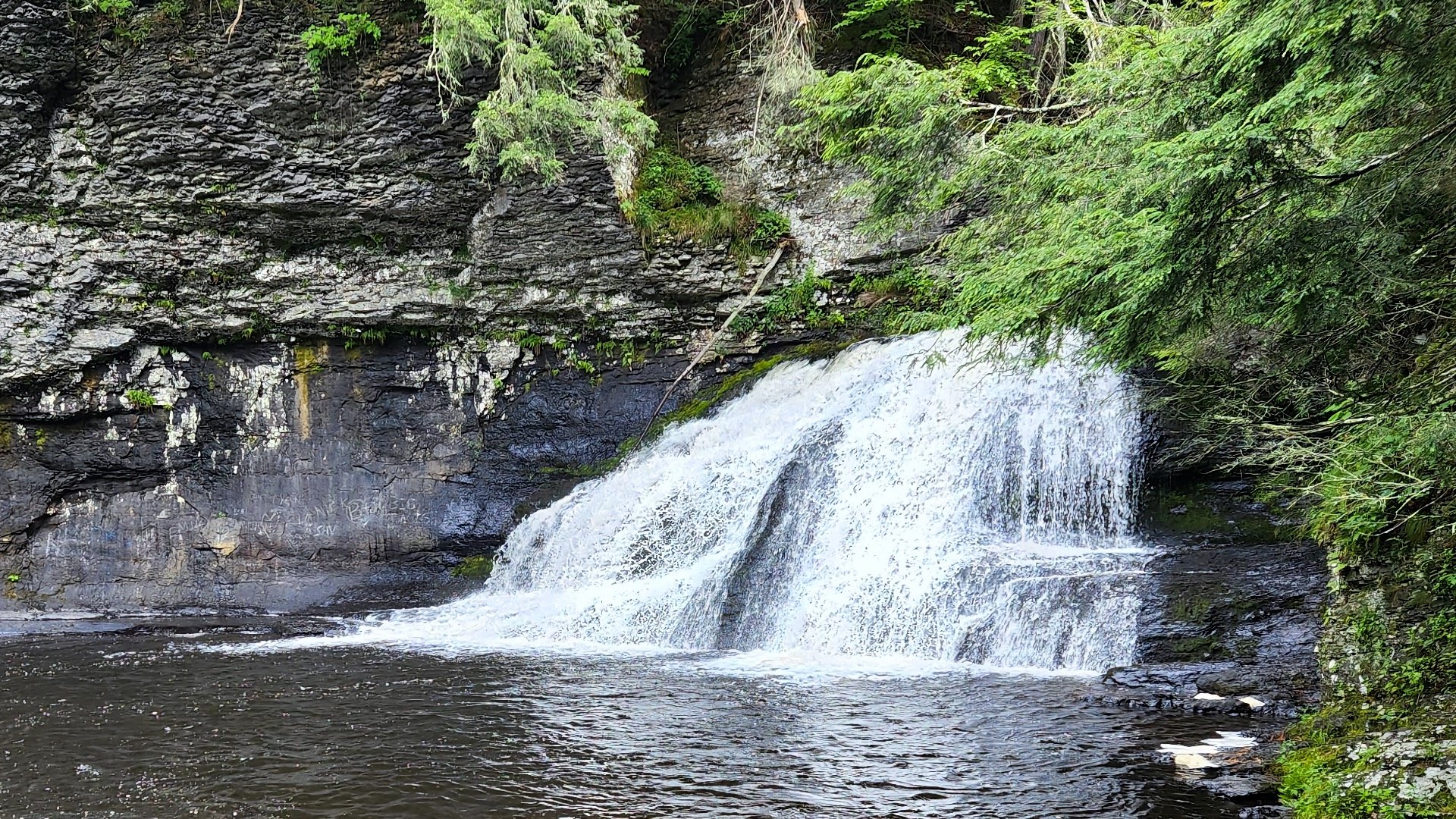 Hackers Falls Hike Guide