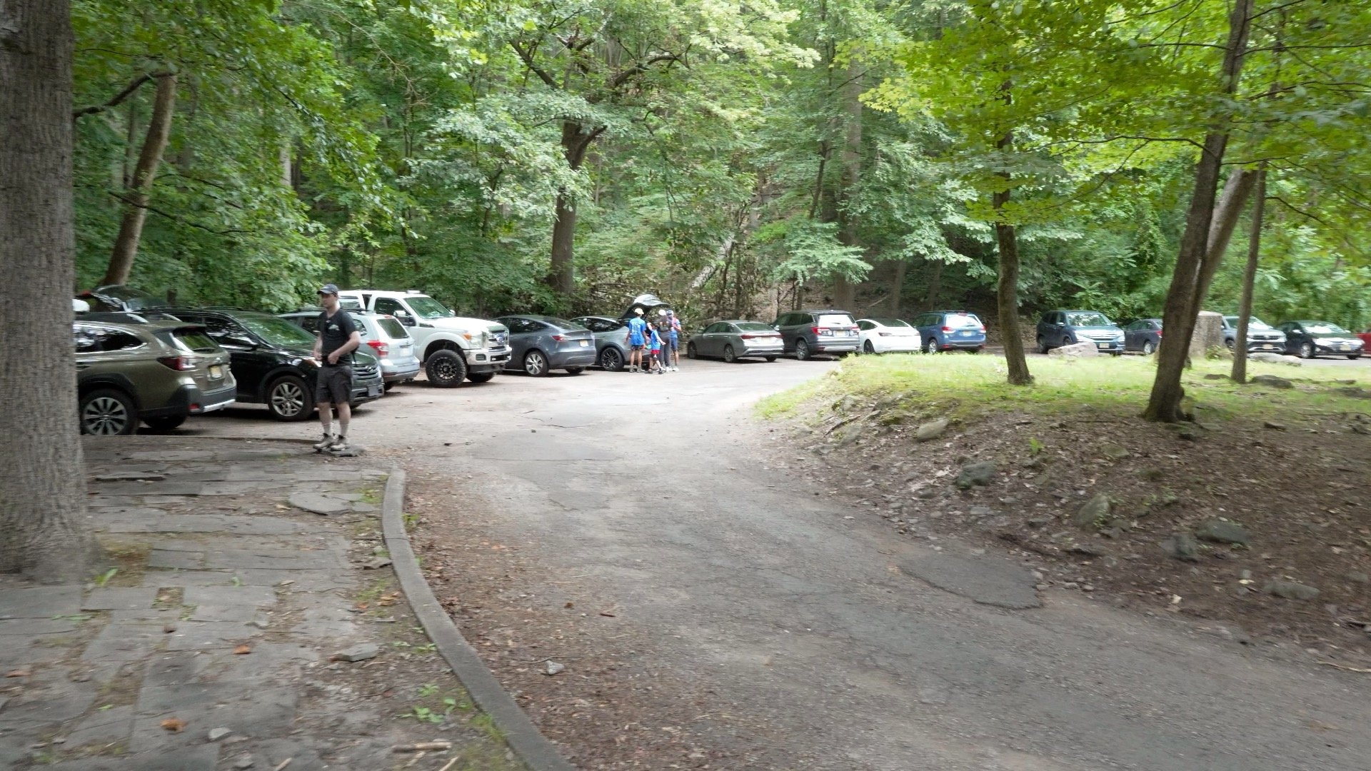 Mt Tammany Red Dot Parking 4