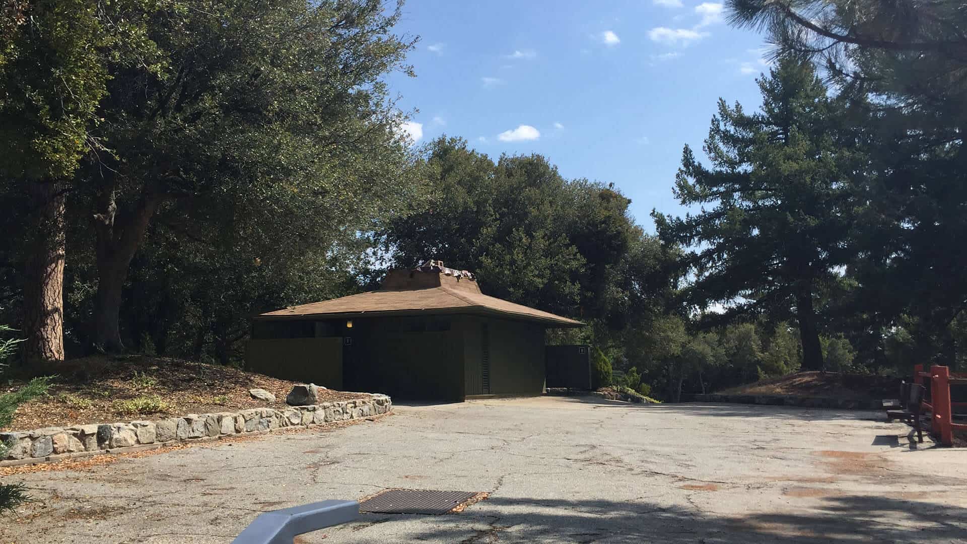 Mt Wilson Hike From Chantry Flat bathrooms