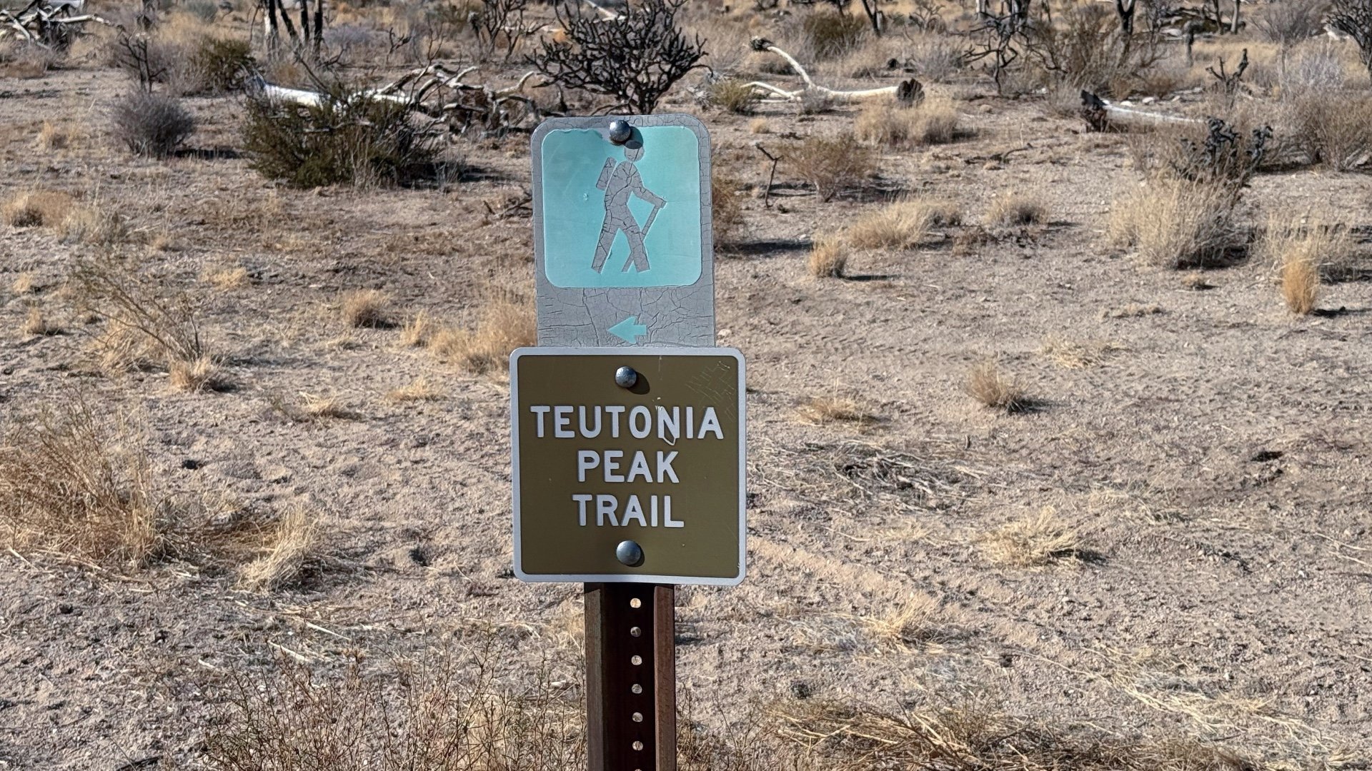 Teutonia Peak Hike Trail Sign